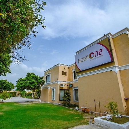 Hotel One Bahawalpur Bagian luar foto