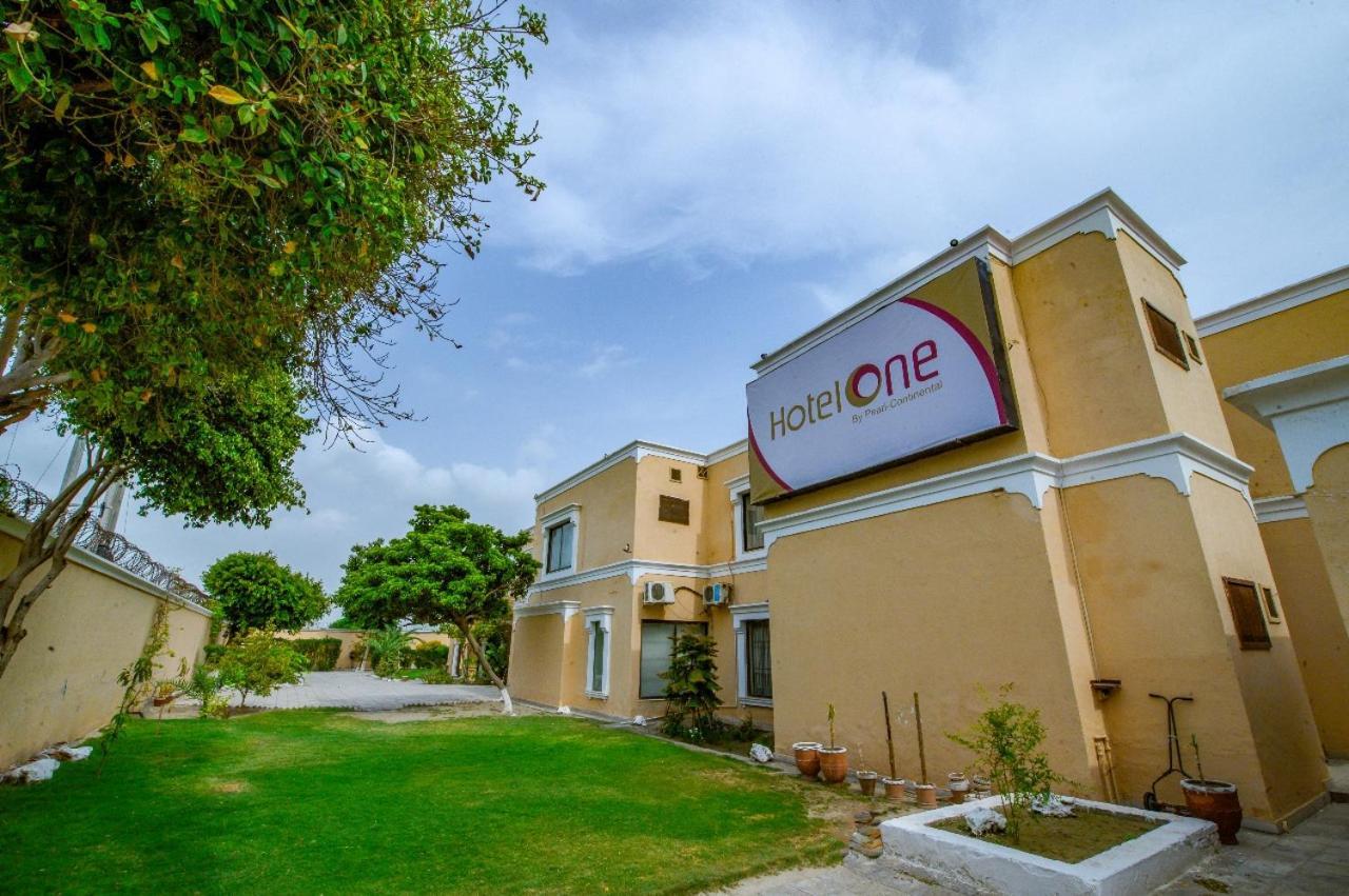 Hotel One Bahawalpur Bagian luar foto